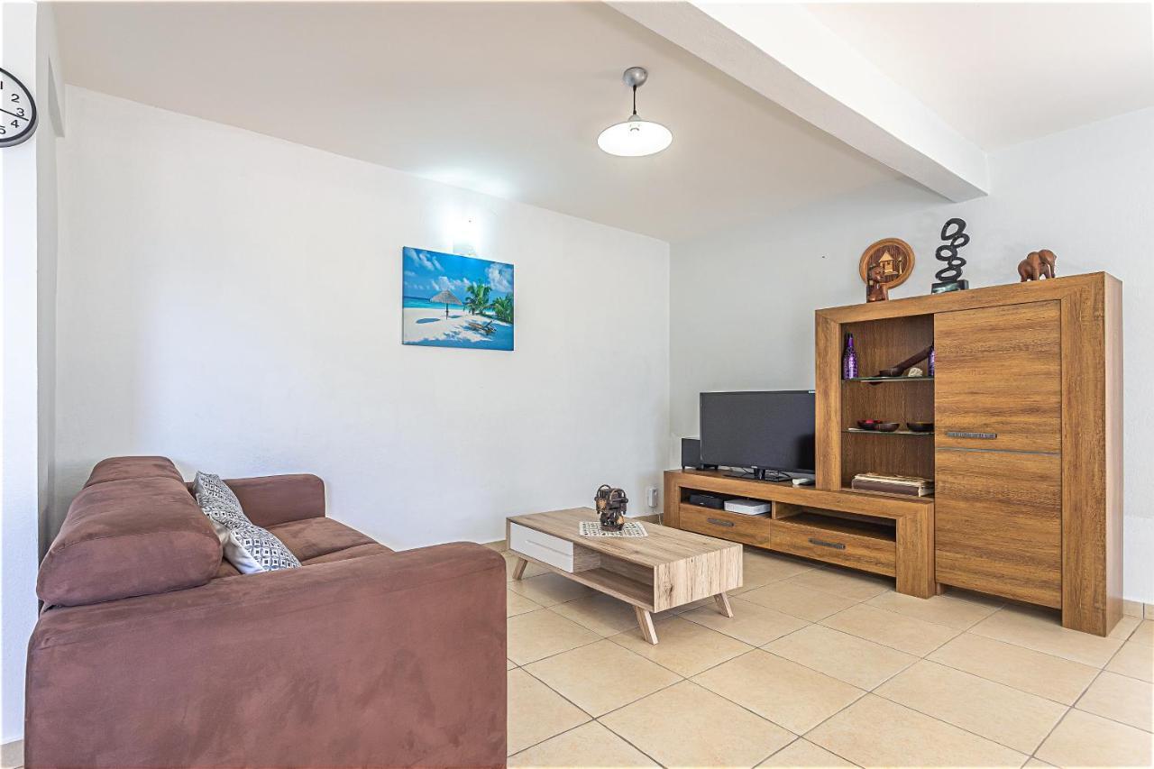 Chez Gerty Et Jocelyn Apartment เลอ มูเล่ ภายนอก รูปภาพ